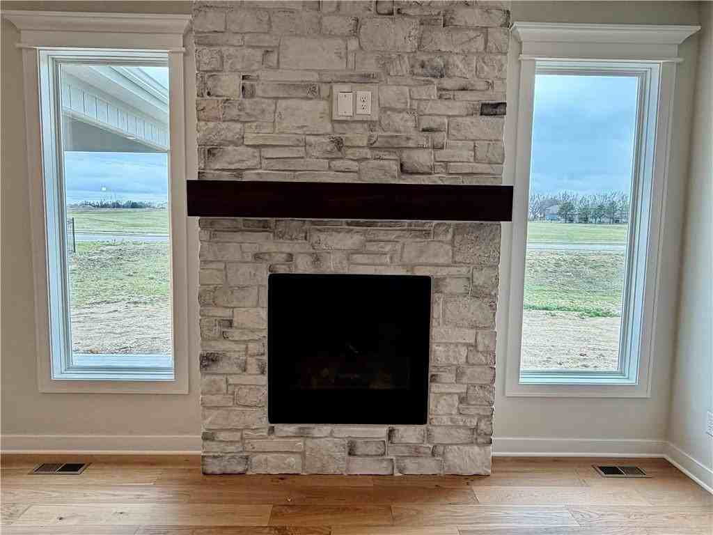 15645 Sheridan Ct - Photo 3 of 20
