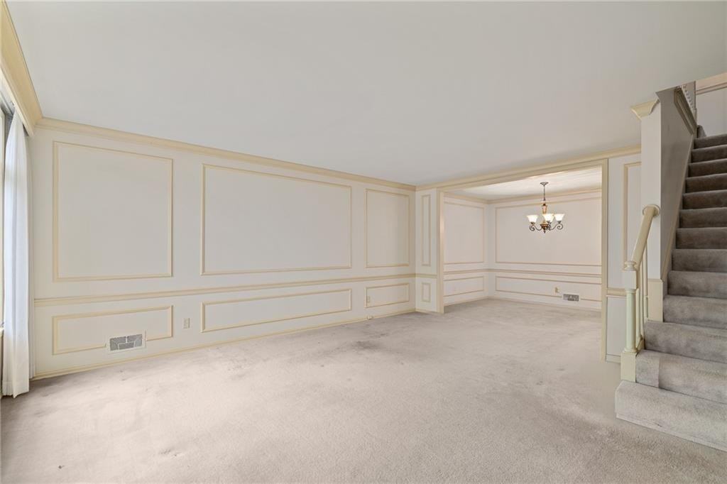 8373 Somerset Dr - Photo 5 of 27