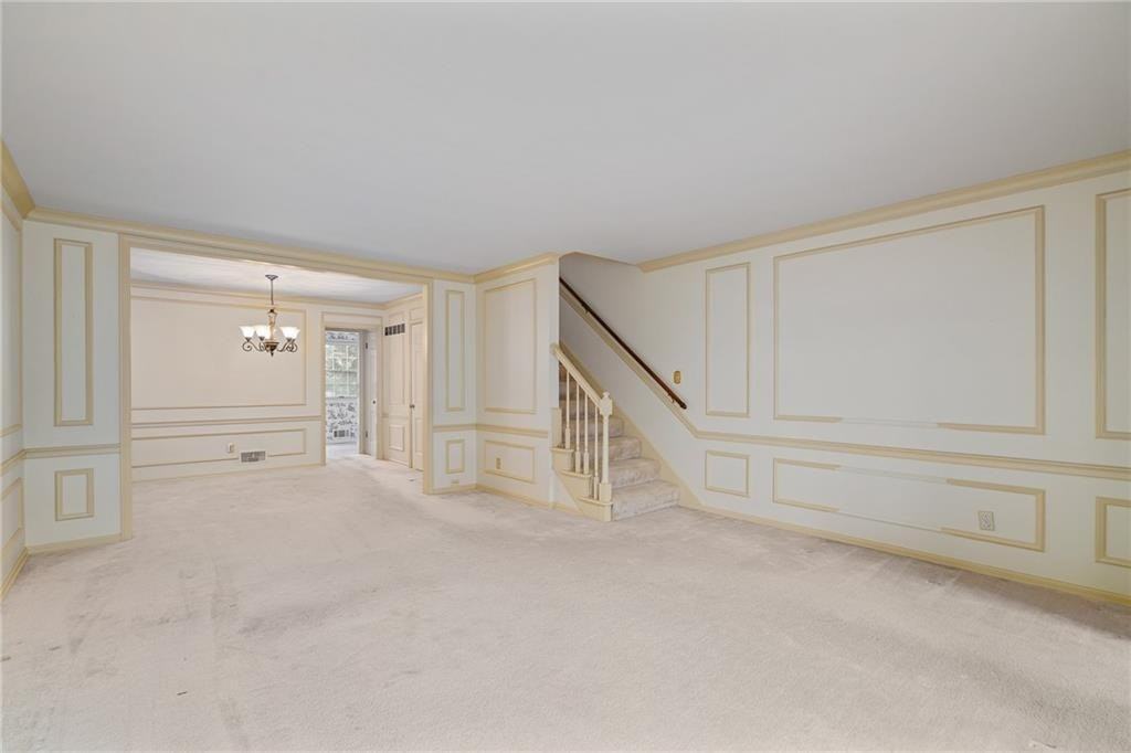 8373 Somerset Dr - Photo 7 of 27