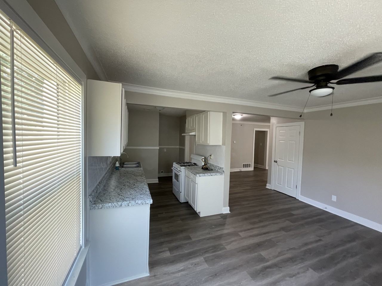 1372 N Lexington Cir - Photo 5 of 11
