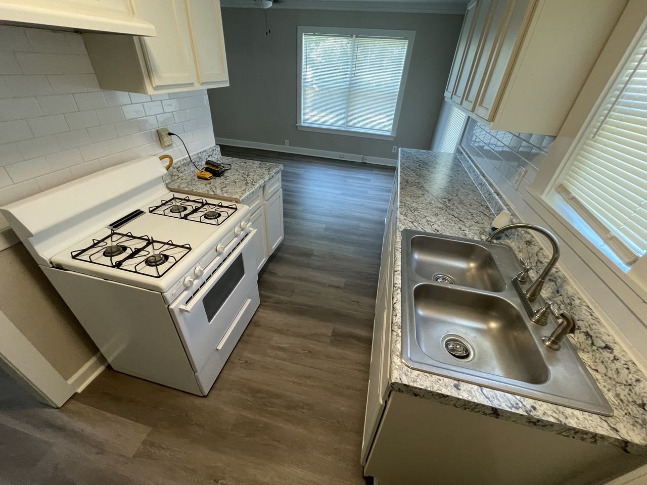 1372 N Lexington Cir - Photo 6 of 11