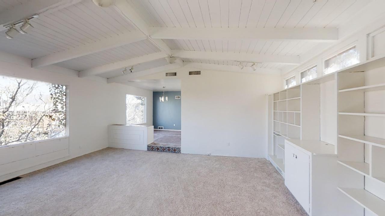 1340 San Mateo Blvd Se - Photo 2 of 18