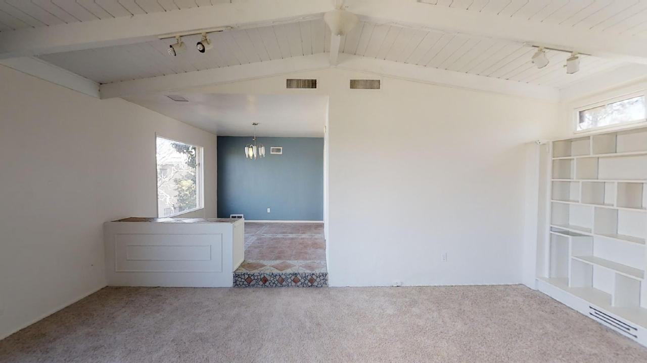 1340 San Mateo Blvd Se - Photo 6 of 18