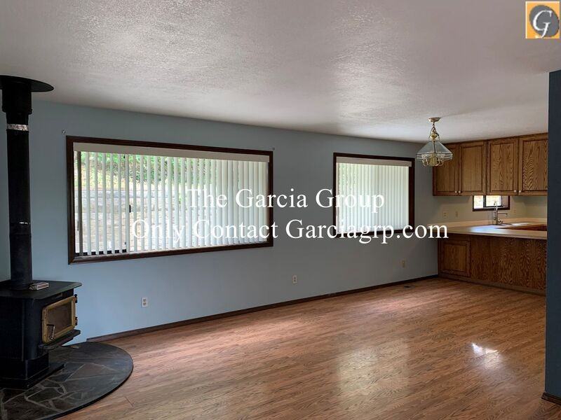 10434 Se Clinton St - Photo 4 of 16