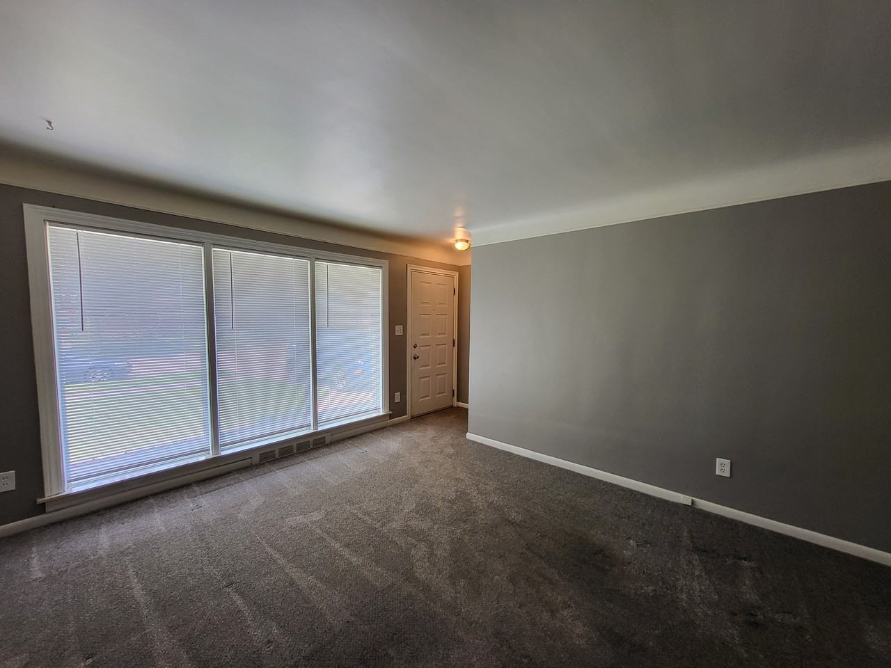 3277 Terry St - Photo 5 of 17