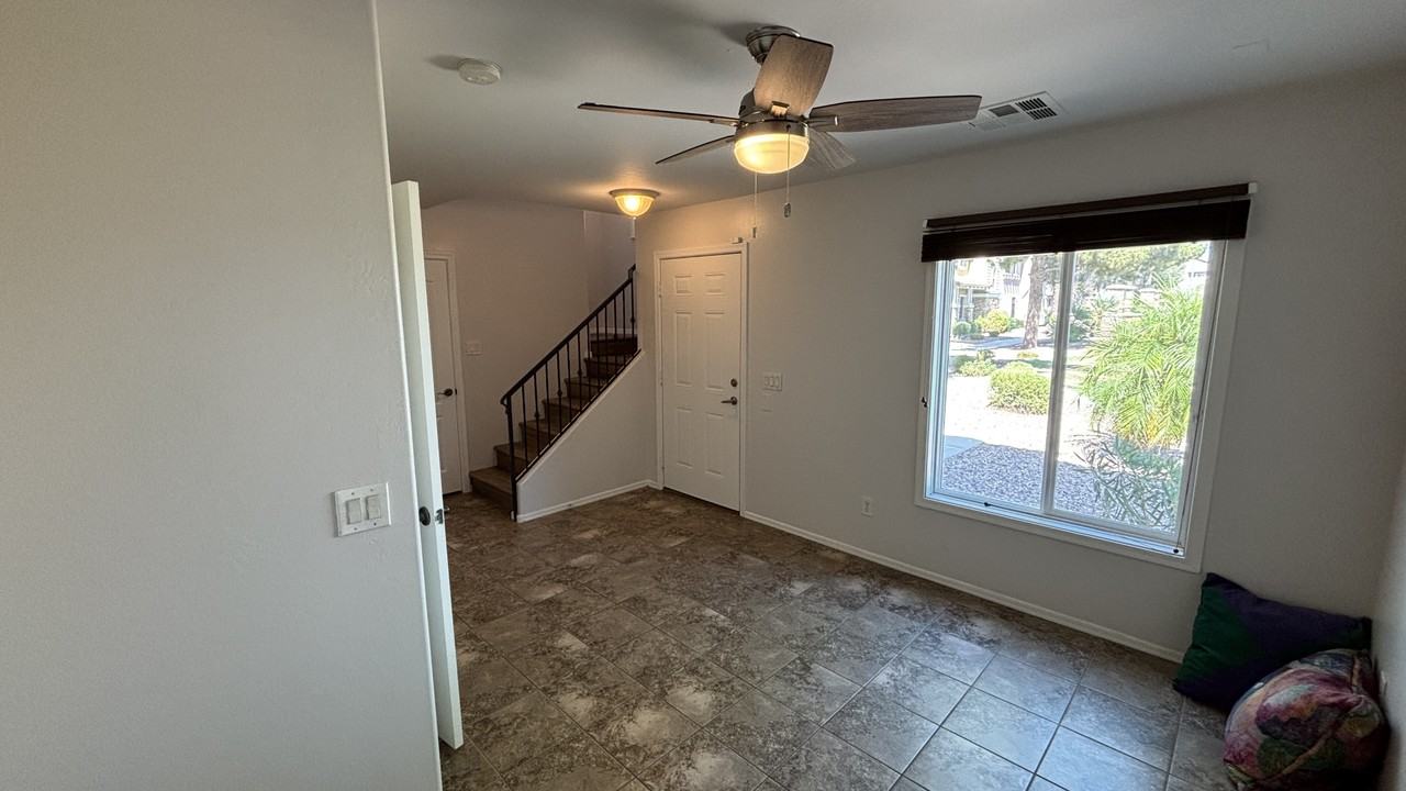 2125 E Huntington Dr - Photo 4 of 26