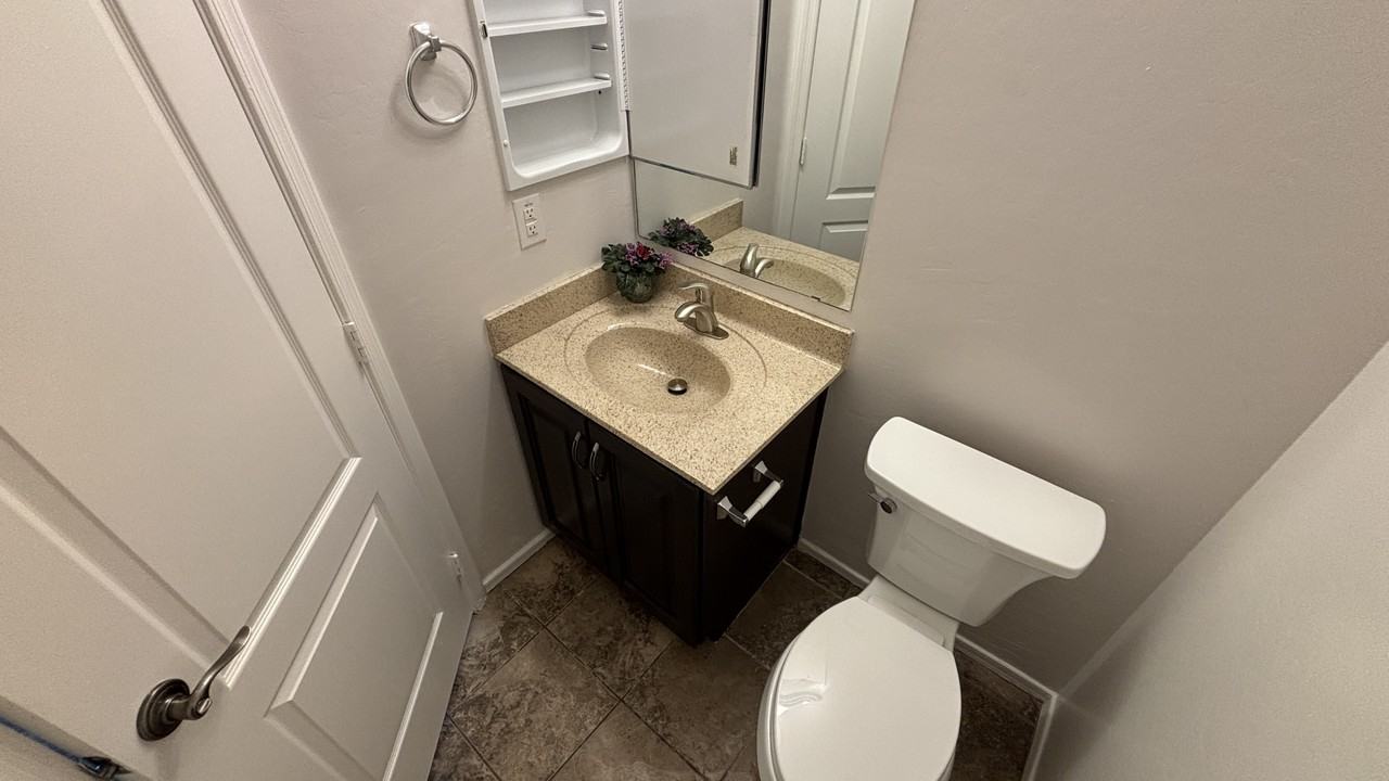 2125 E Huntington Dr - Photo 5 of 26