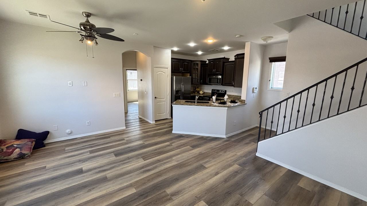 2125 E Huntington Dr - Photo 6 of 26