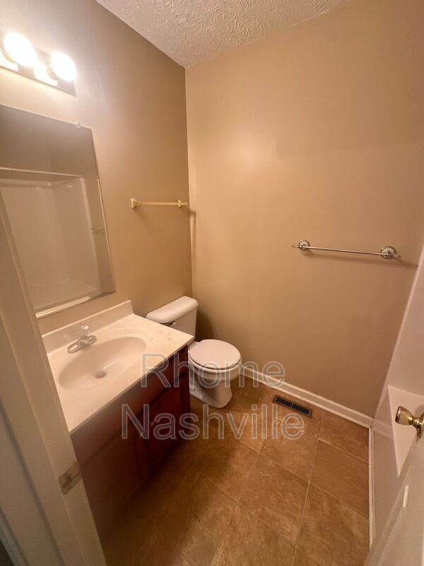 1913 Ozark Ct - Photo 6 of 9