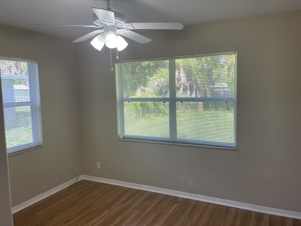 4410 Hill Dr - Photo 5 of 7