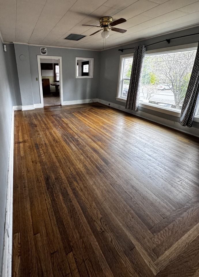 517 S Weed Blvd - Photo 3 of 11