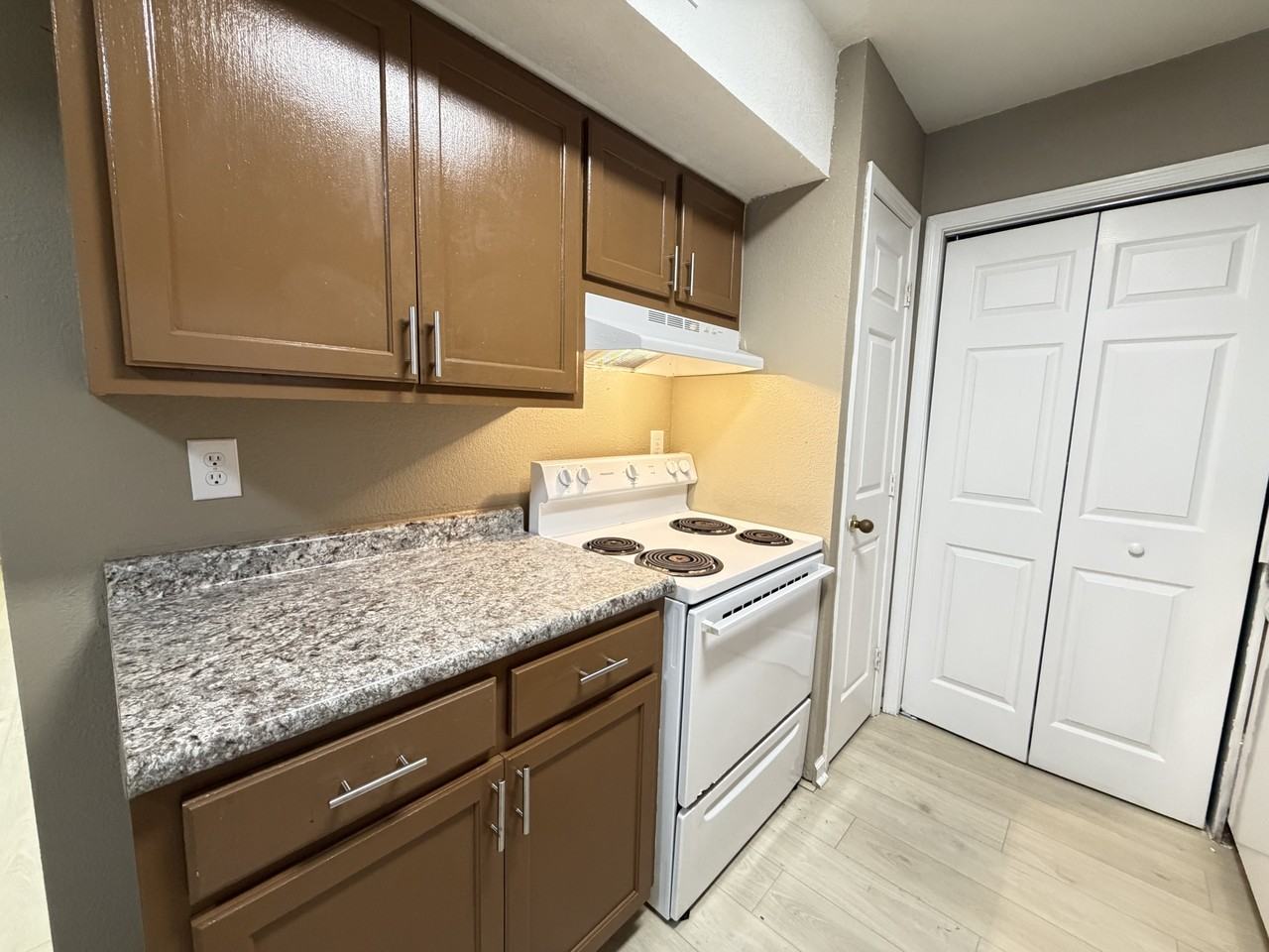 2150 N Sherwood Forest Dr #10B - Photo 3 of 10