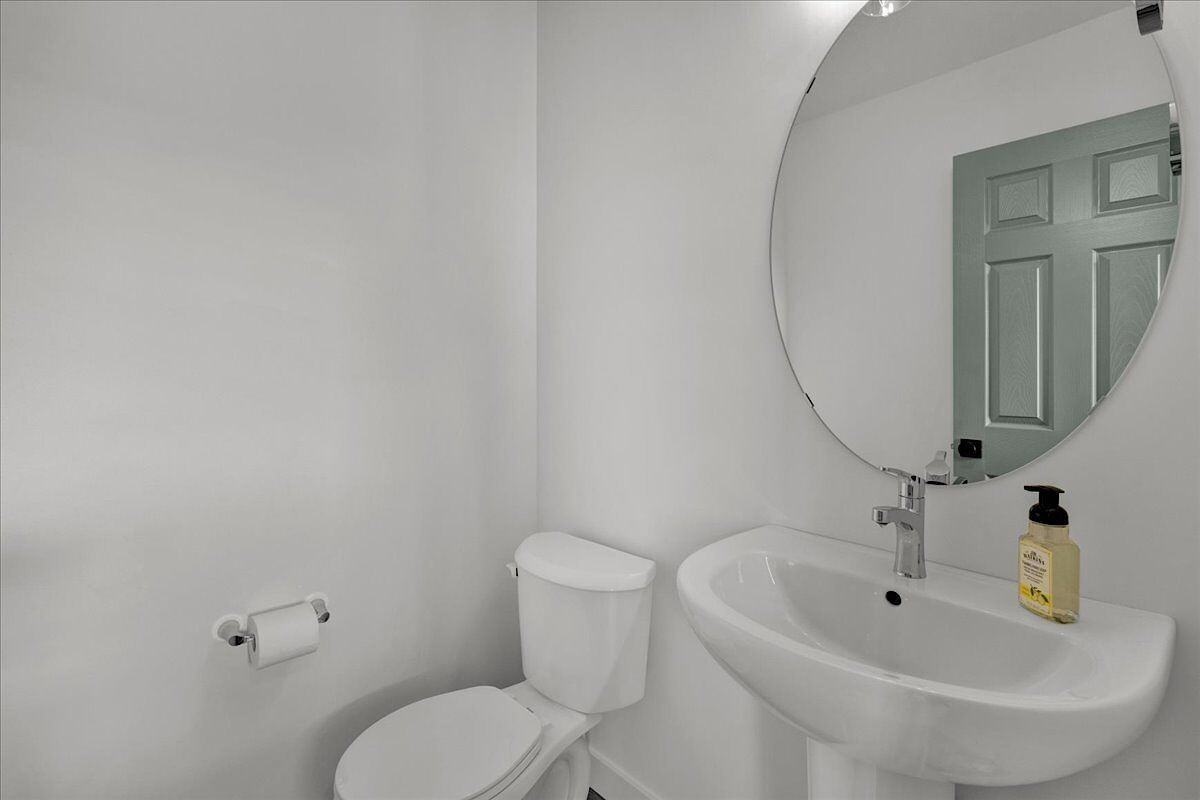 18136 73 St Nw - Photo 4 of 37