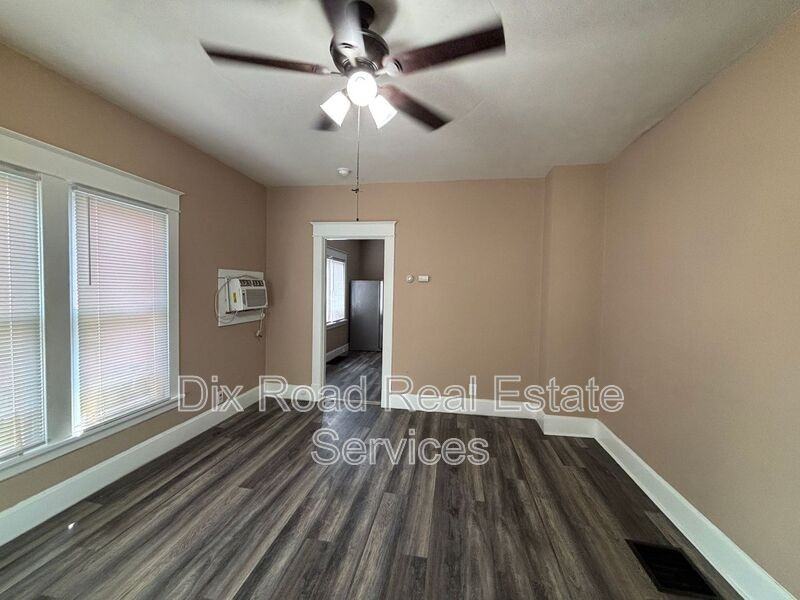 708 Elwood St - Photo 5 of 20