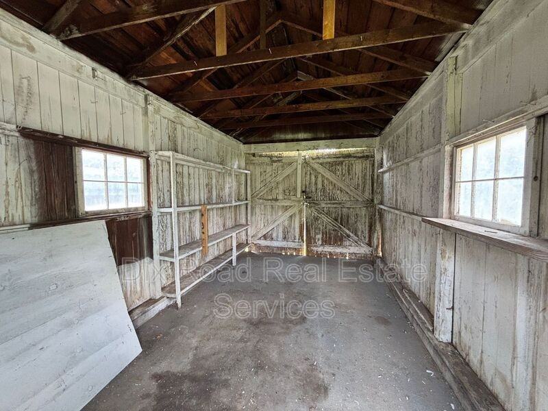 123 N Miami St - Photo 5 of 26