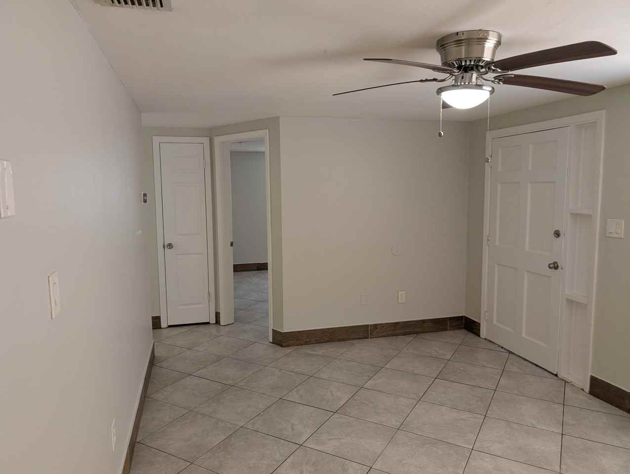 10828 Hillcrest Ave - Photo 5 of 19