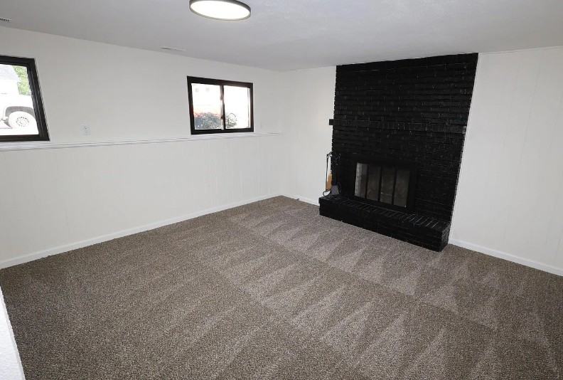 1845 Hass Dr - Photo 2 of 17
