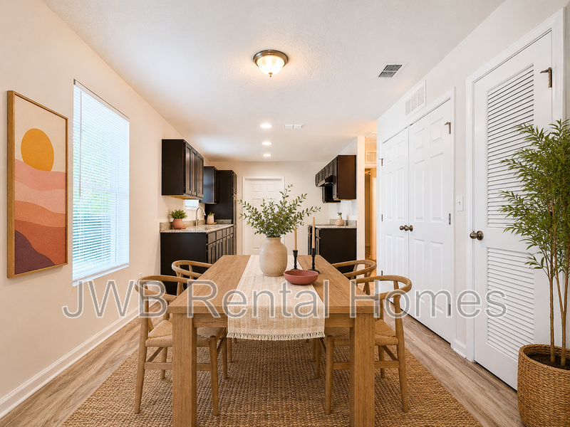 2091 Woodside St - Photo 5 of 11