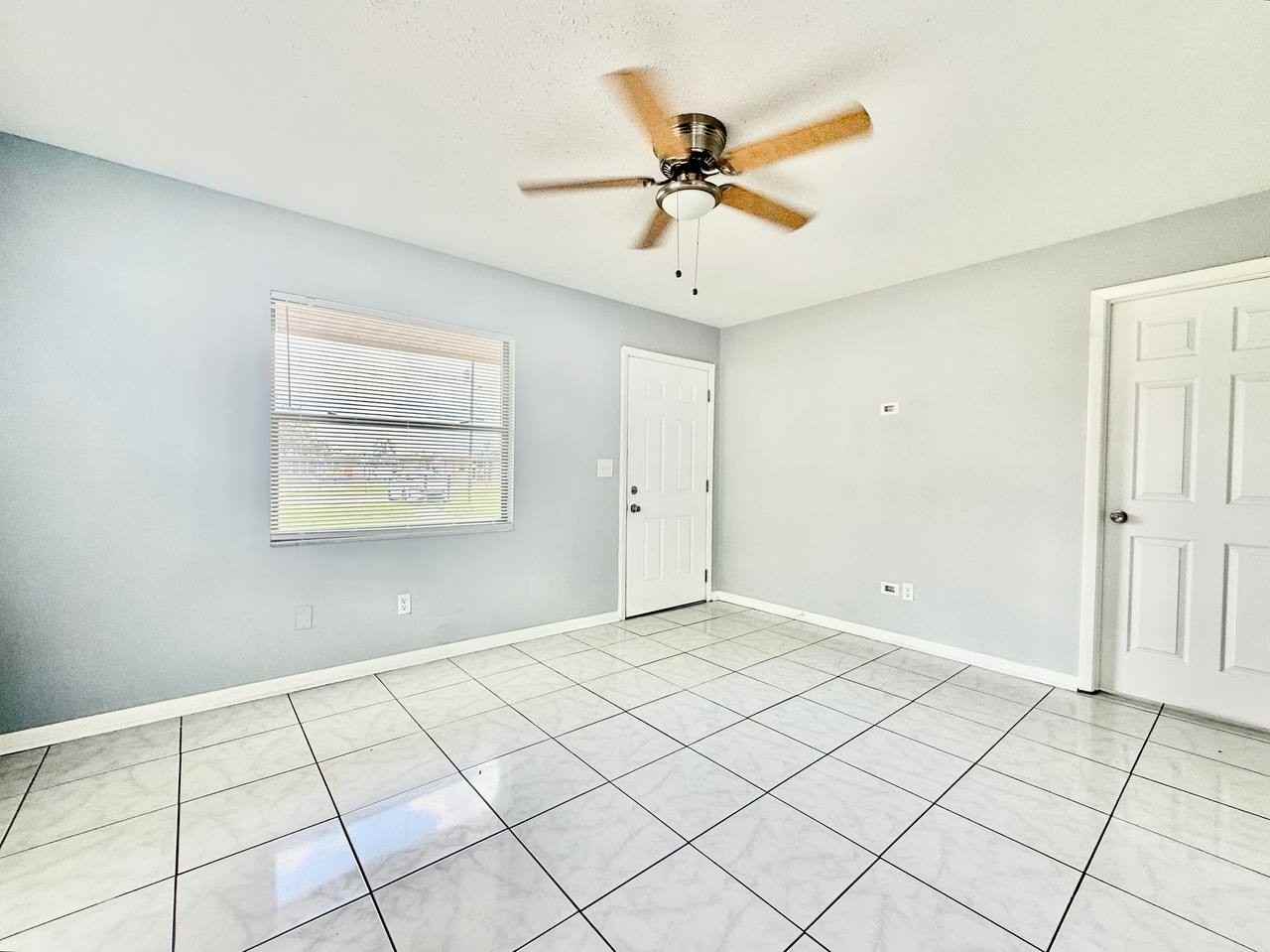 10812 Hannaway Dr #C - Photo 5 of 19