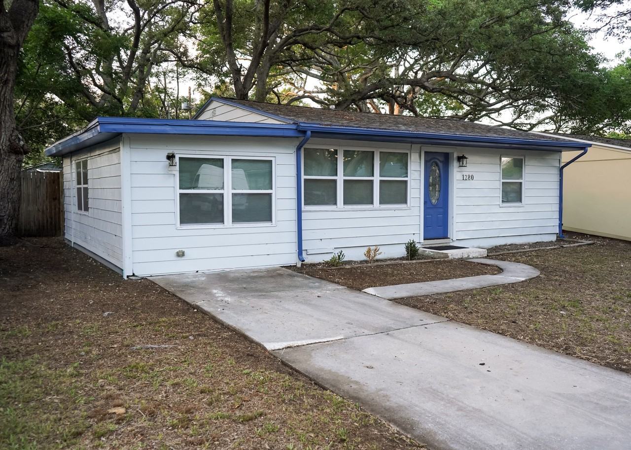 1280 Bertland Way - Photo 2 of 20