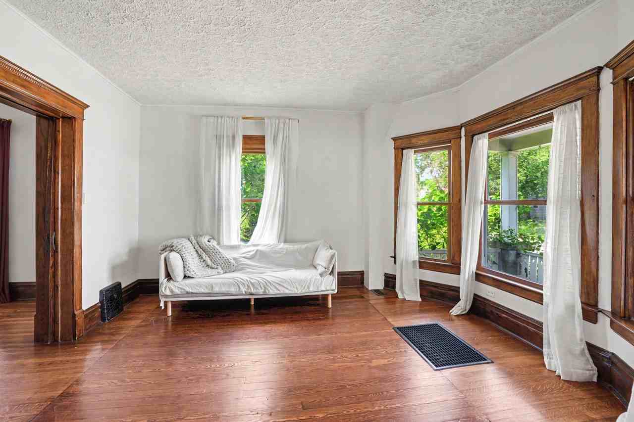 1155 Portage Ave - Photo 6 of 26