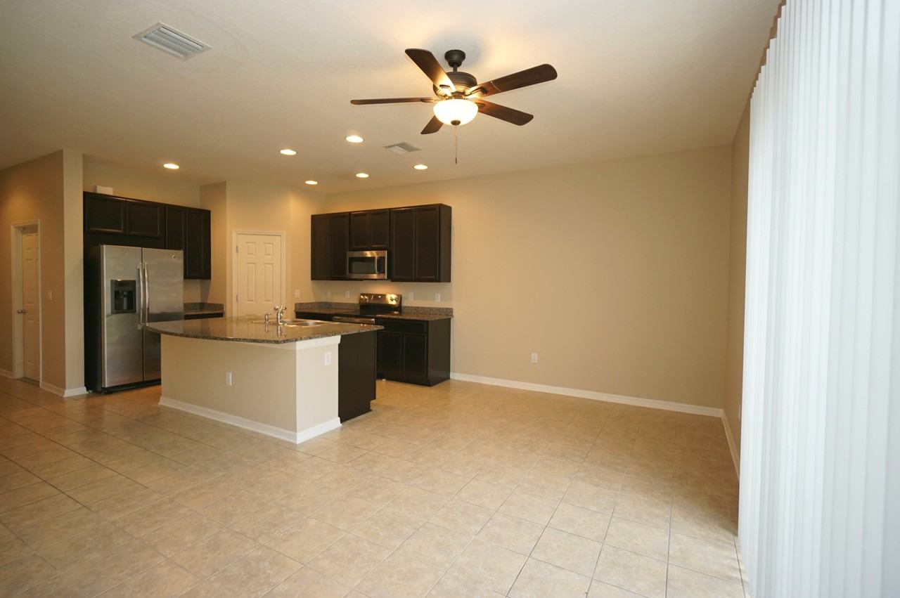 6938 Towne Lake Rd - Photo 3 of 21