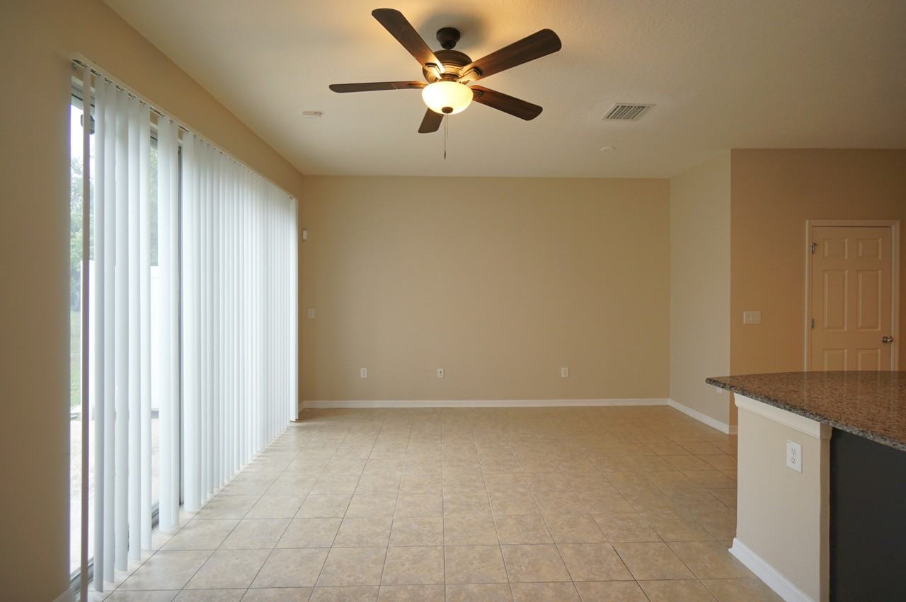 6938 Towne Lake Rd - Photo 4 of 21