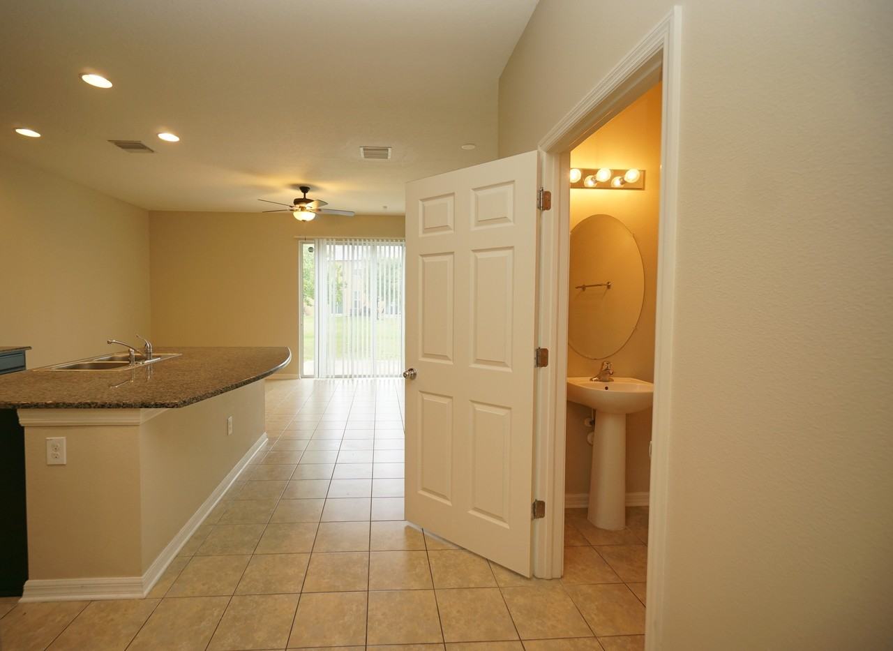6938 Towne Lake Rd - Photo 7 of 21