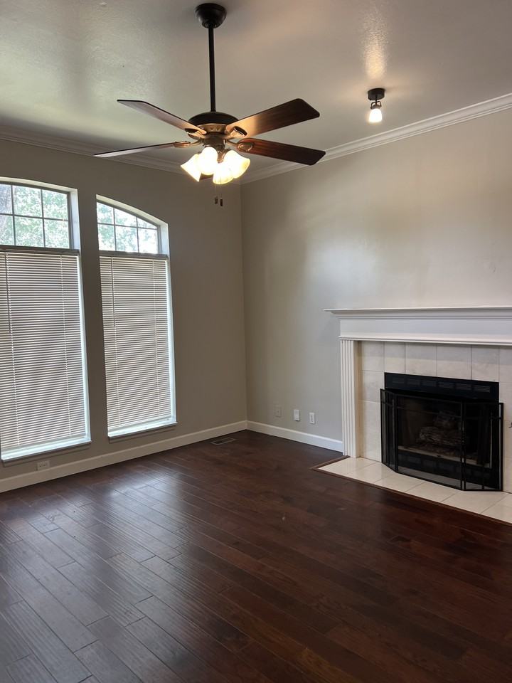 1420 Nw 183rd Ter - Photo 6 of 19