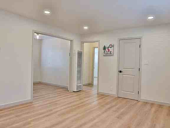 460 E Maude Ave - Photo 4 of 13