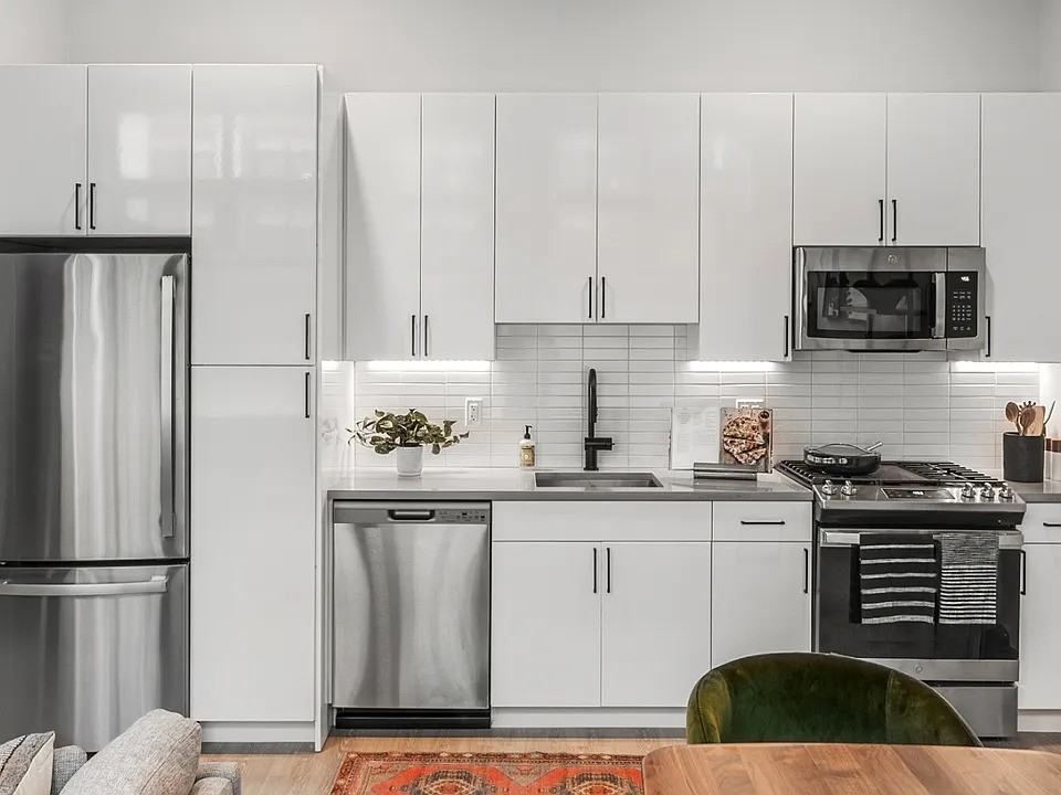 777 Summer St - Photo 3 of 13