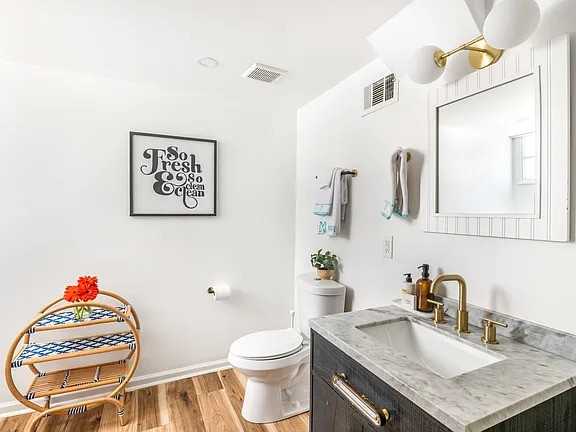 1031 Austin Ave Ne - Photo 7 of 14