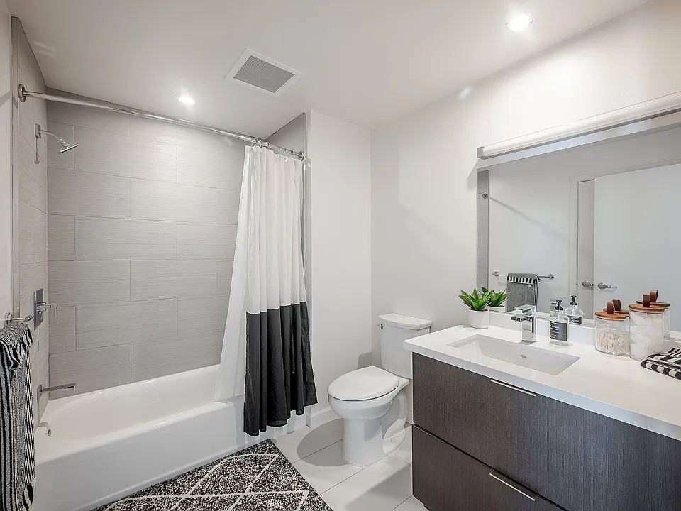 888 S Hope St - Photo 7 of 13