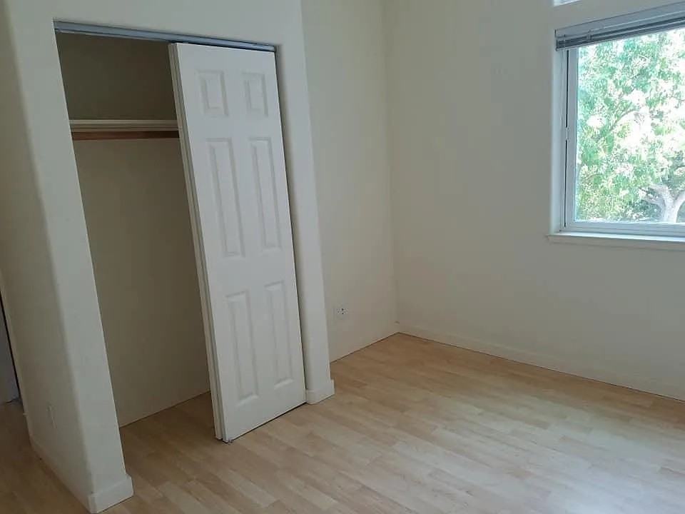 2460 High St - Photo 2 of 13