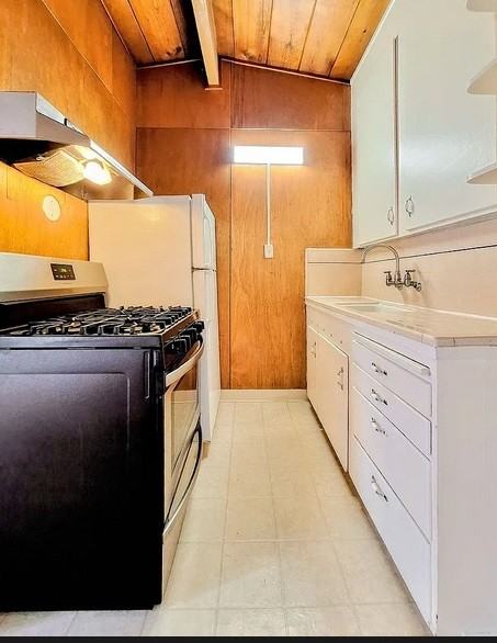 2501 Emerson St - Photo 2 of 18
