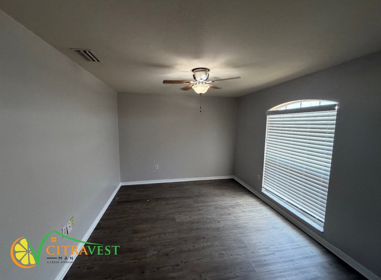 433 Savanna Pointe St - Photo 3 of 14