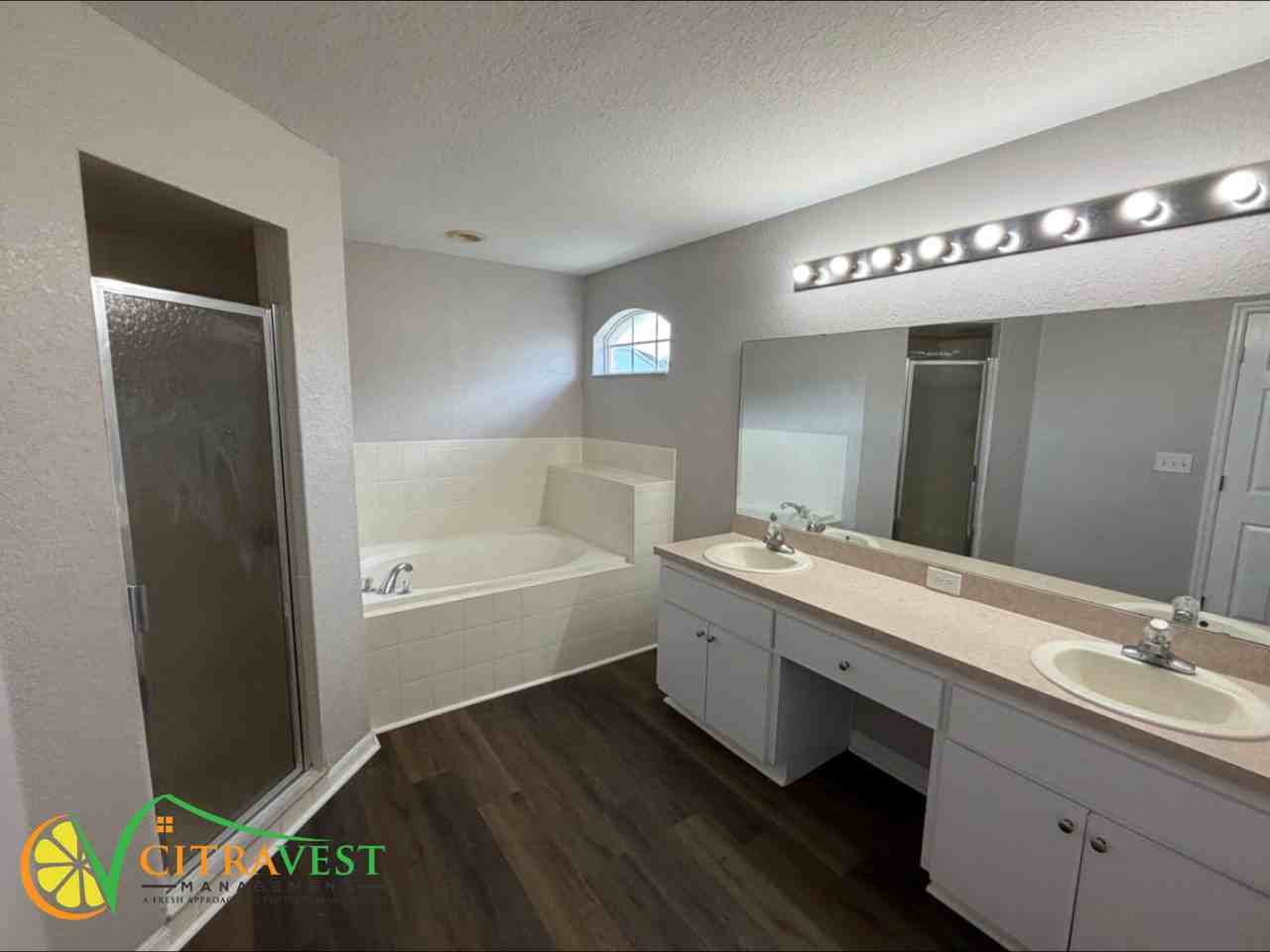 110 Cloverdale Rd - Photo 7 of 12