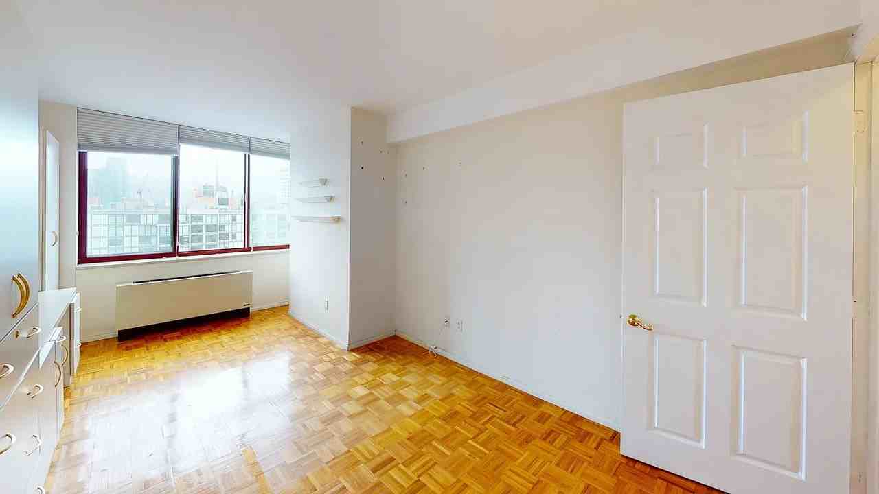 474 48th Ave #14L - Photo 3 of 4