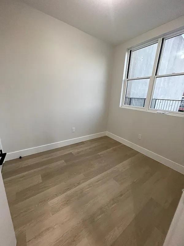 727 Dekalb Ave #1 - Photo 2 of 4