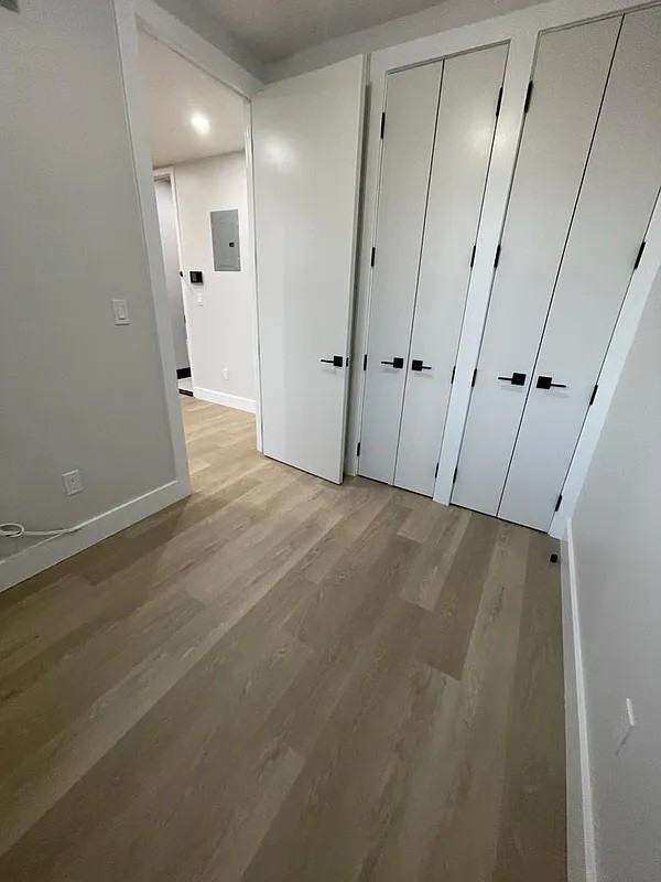 727 Dekalb Ave #1 - Photo 3 of 4