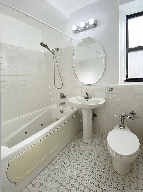 3017 Riverdale Ave #2F - Photo 3 of 3
