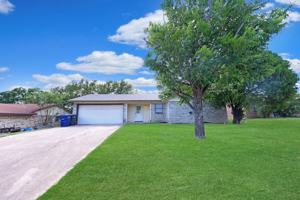 featured image of 1415 Janet Ln