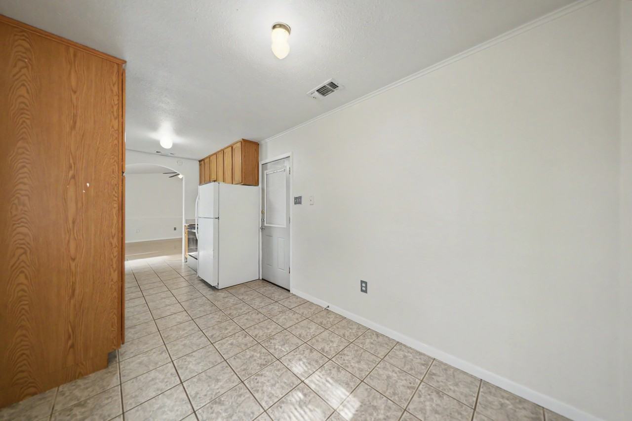 1415 Janet Ln - Photo 5 of 21