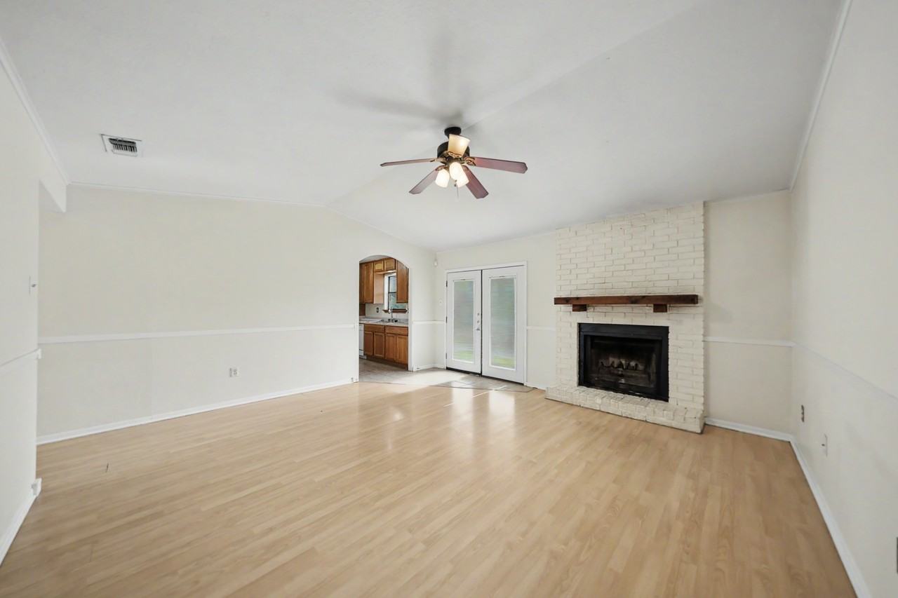 1415 Janet Ln - Photo 7 of 21