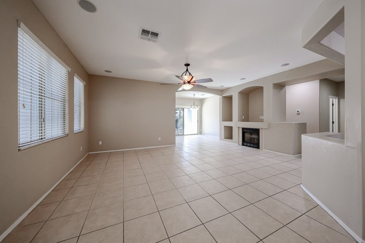 7414 N 88th Ln - Photo 5 of 41