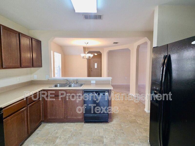 7412 Cayenne Ln - Photo 6 of 32