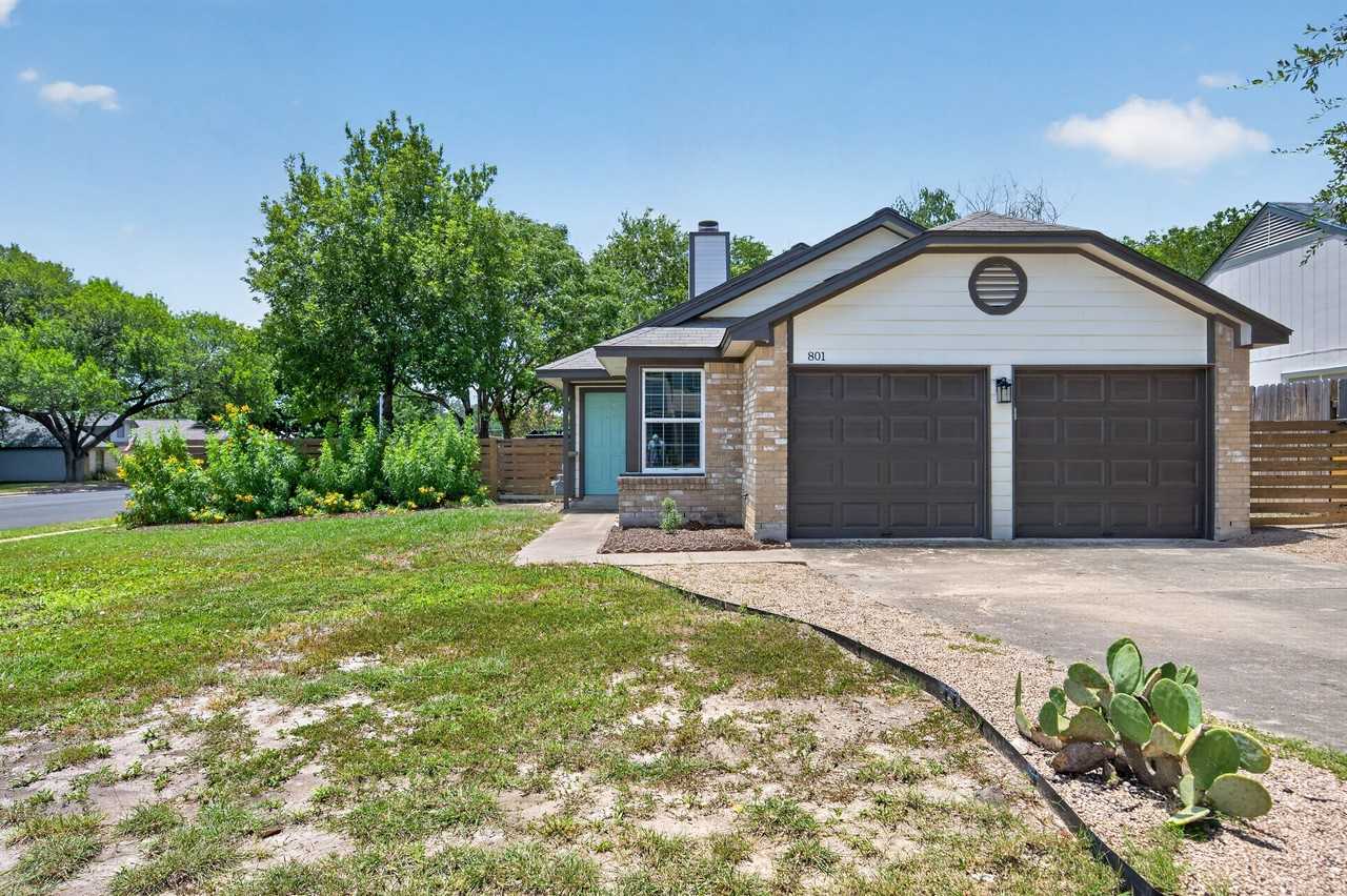 801 Kavanagh Dr - Photo 3 of 35