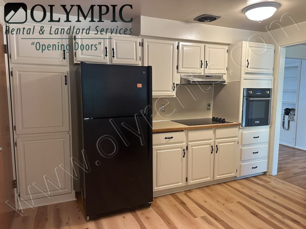 2422 22nd Ave Se - Photo 5 of 14
