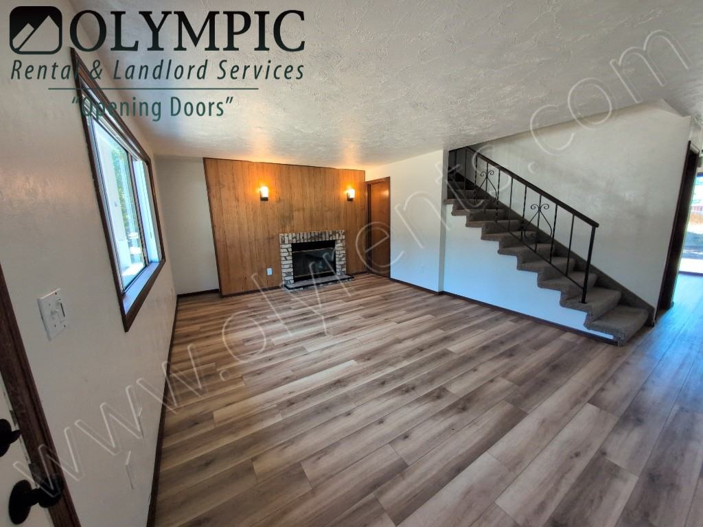 1419 Mamook Ct Ne - Photo 2 of 17