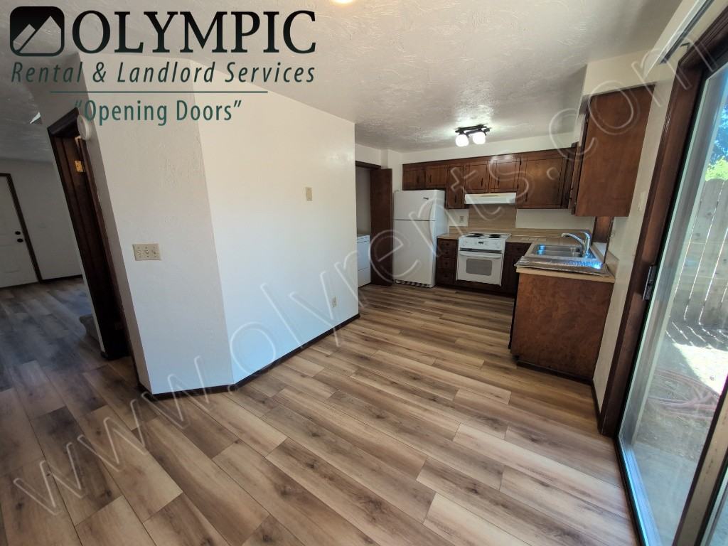 1419 Mamook Ct Ne - Photo 3 of 17
